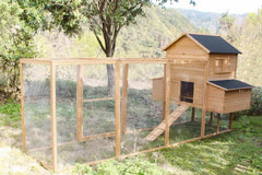 RESORT CHICKEN COOP AND RUN. IN-STOCK.