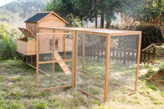 RESORT CHICKEN COOP AND RUN. IN-STOCK.