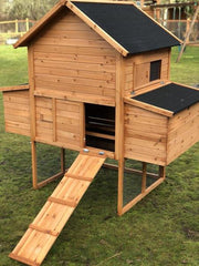 RESORT CHICKEN COOP AND RUN. IN-STOCK.