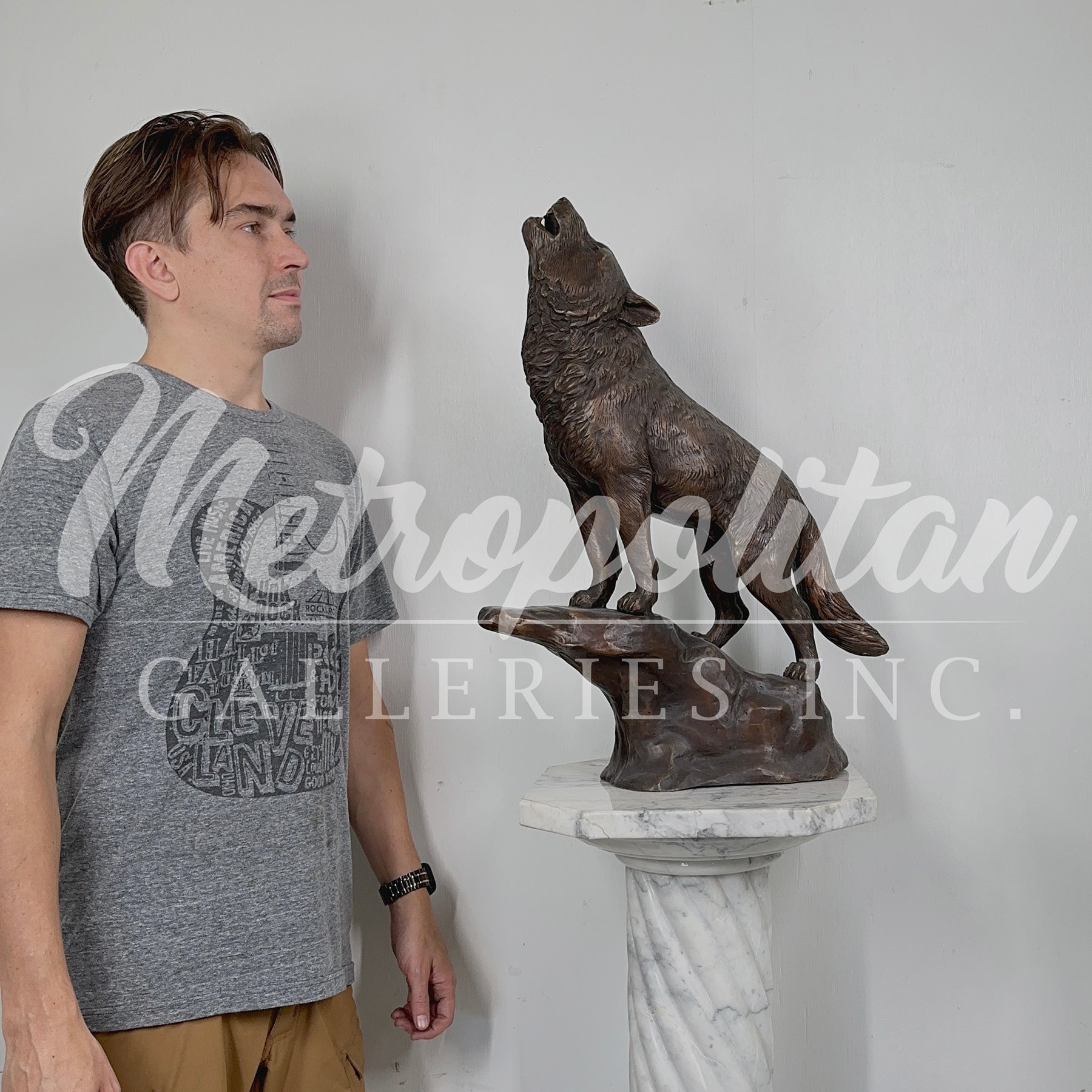 Howling Wolf Table-top Bronze Statue